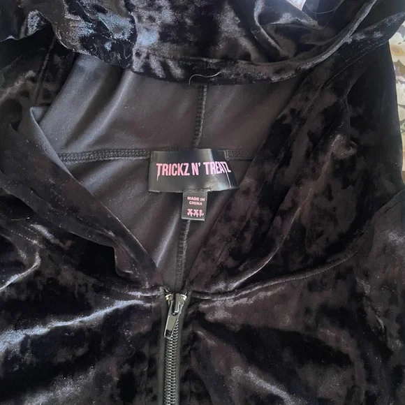 Dolls Kill Bat Velvet Onsie Costume 2X (XXL) - Picture 2 of 3